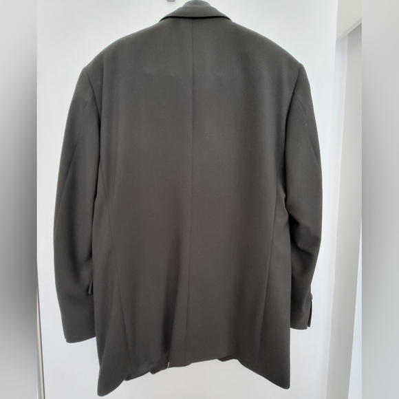 Almost New Men's Suit - 40 - Picture 4 of 14